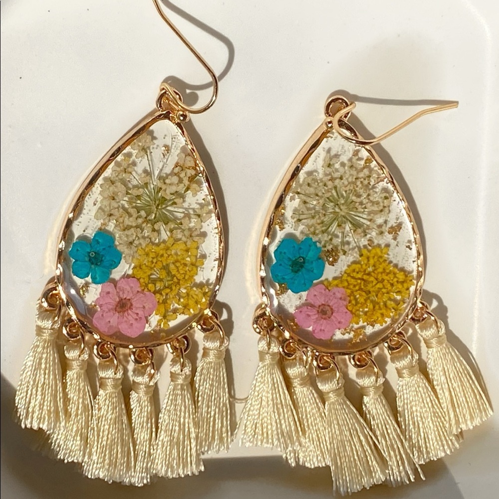 Pressed flower earrings